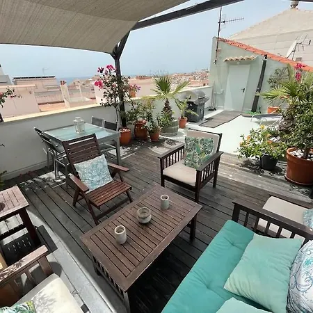 Preciosa Casa En El Centro Con Terraza Y Patio Sitges