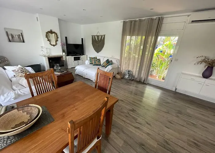 Preciosa Casa En El Centro Con Terraza Y Patio Σίτζες