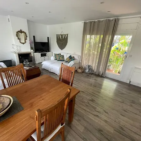 Preciosa Casa En El Centro Con Terraza Y Patio سيدجيس